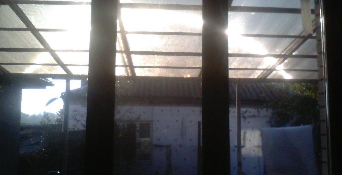 Навес из поликарбоната