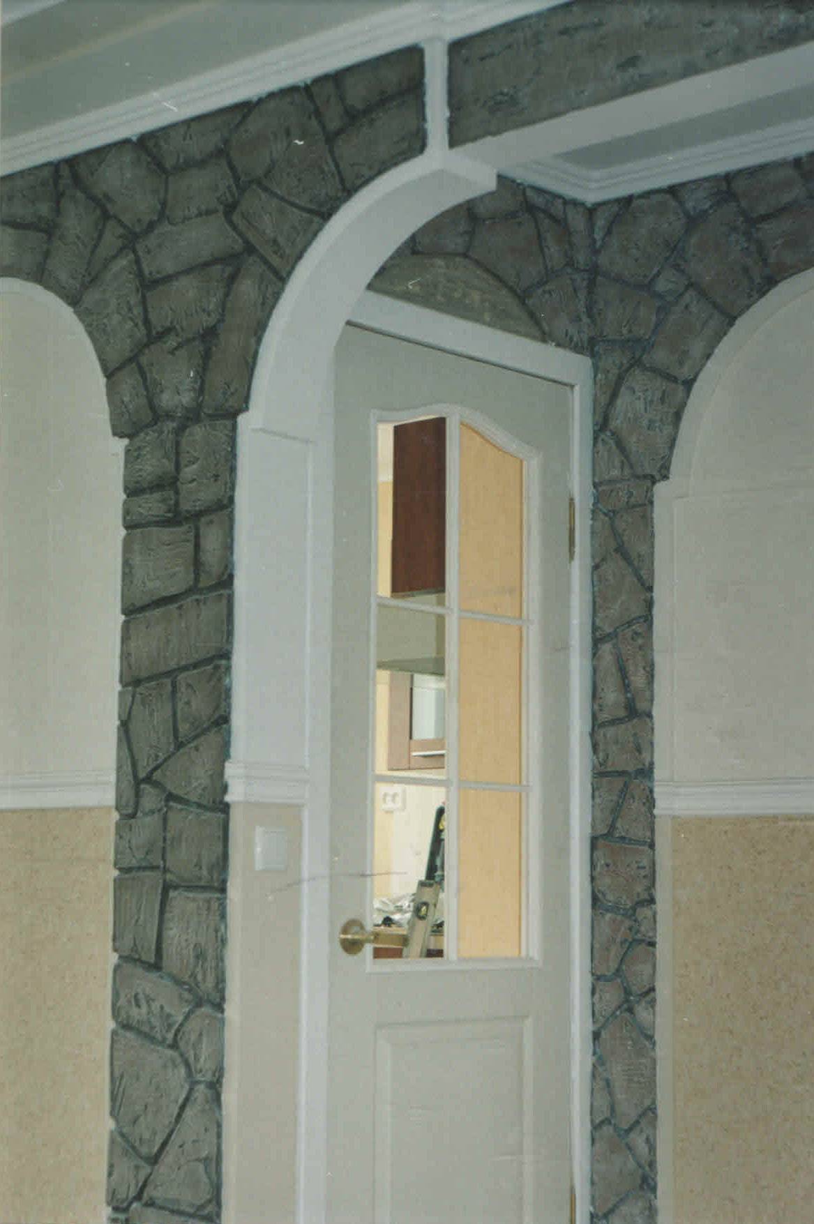 Декоративная отделка, косметический ремонт в квартире днепропетровск, выполнили шпатлевку стен, монтаж гипсокартона, укладку декоративного камня, укладка кафеля, монтаж сантехнических приборов, разводка сантехники, установка плинтуса, покраска стен водоэмульсионной краской, монтажи покраска багета.