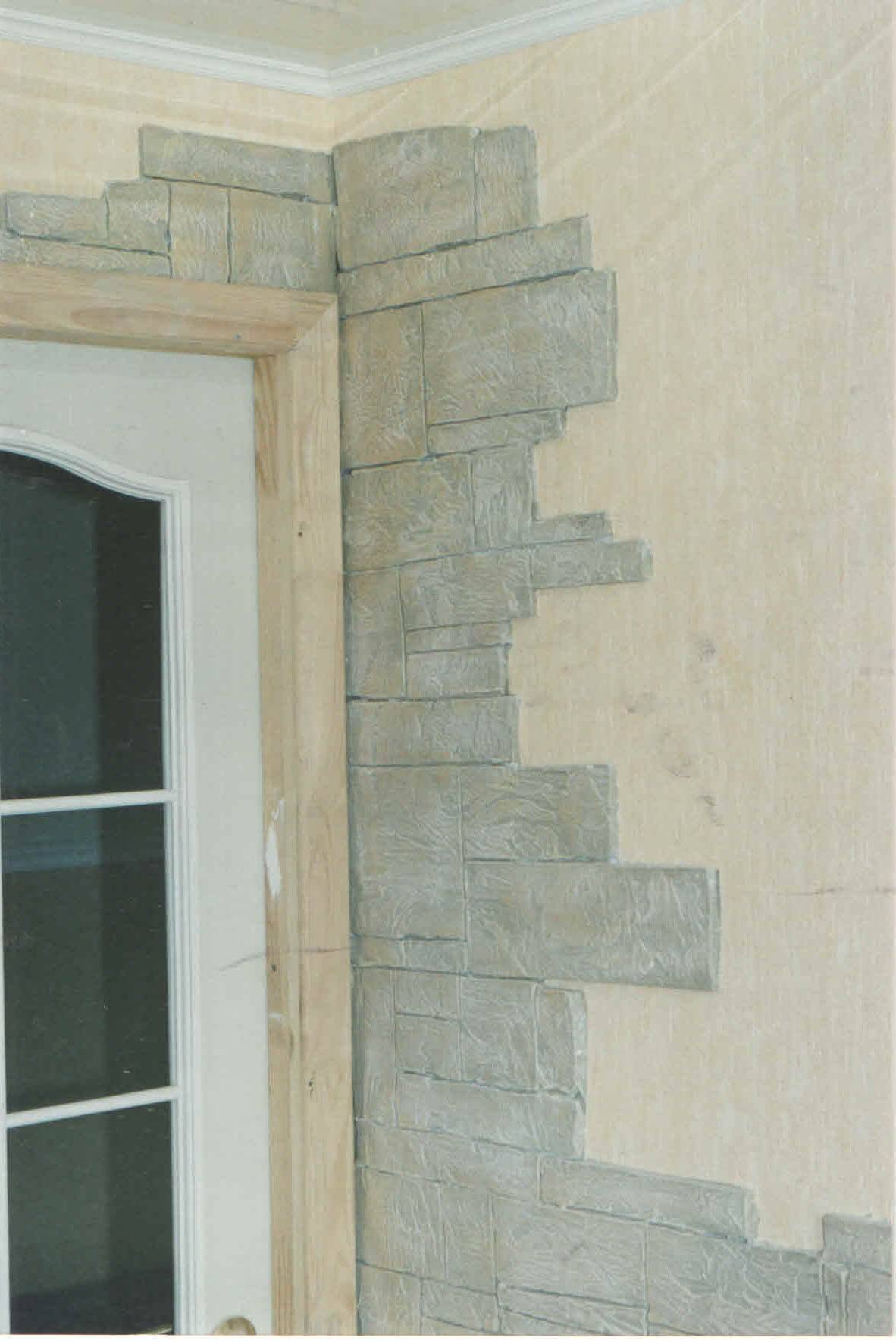 Декоративная отделка, косметический ремонт в квартире днепропетровск, выполнили шпатлевку стен, монтаж гипсокартона, укладку декоративного камня, укладка кафеля, монтаж сантехнических приборов, разводка сантехники, установка плинтуса, покраска стен водоэмульсионной краской, монтажи покраска багета.